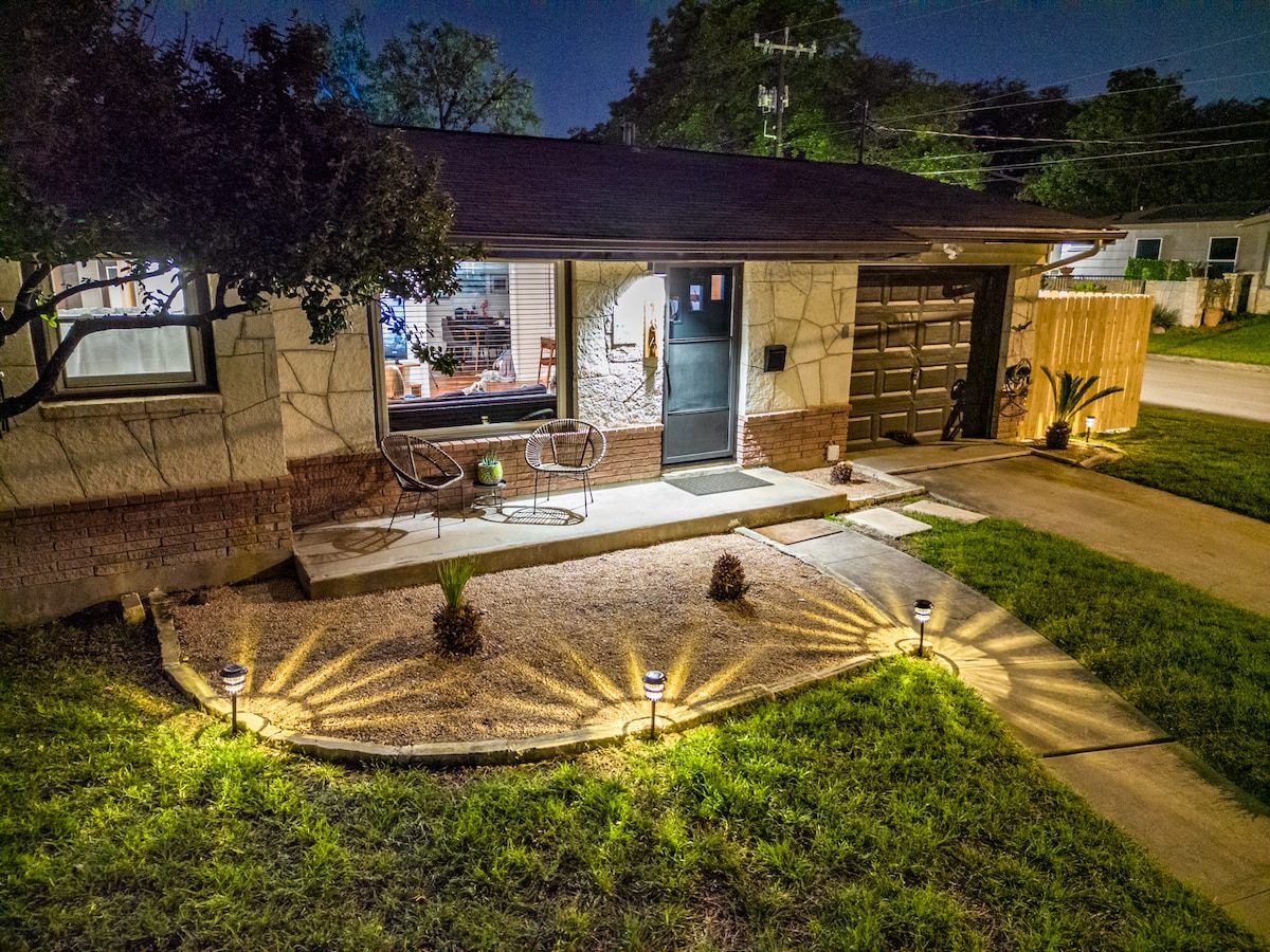 Exterior image 1